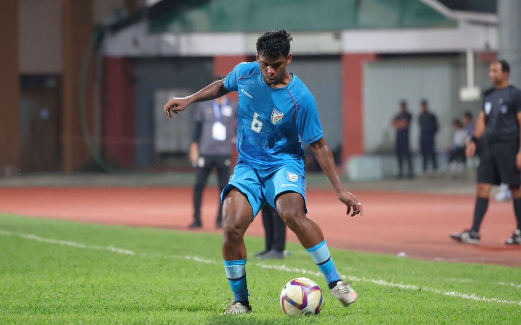 India top group to storm into saff u-19 semi-finals
							1