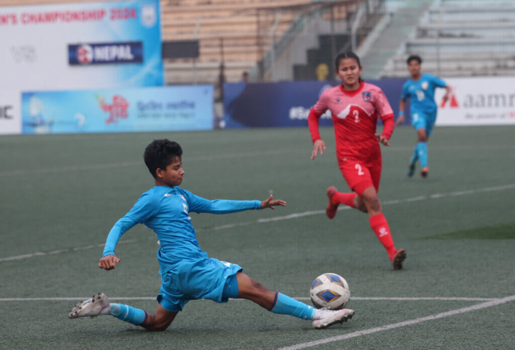 In pictures: young tigresses on the prowl in dhaka
							8