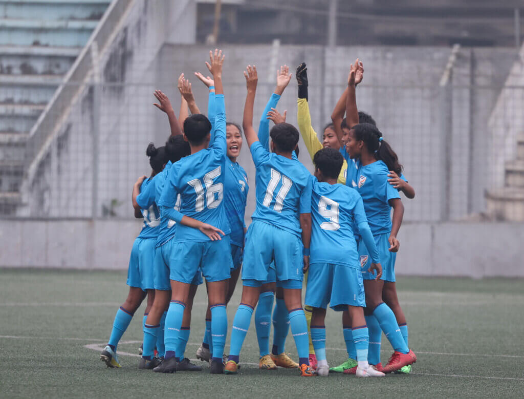 In pictures: young tigresses on the prowl in dhaka
							3