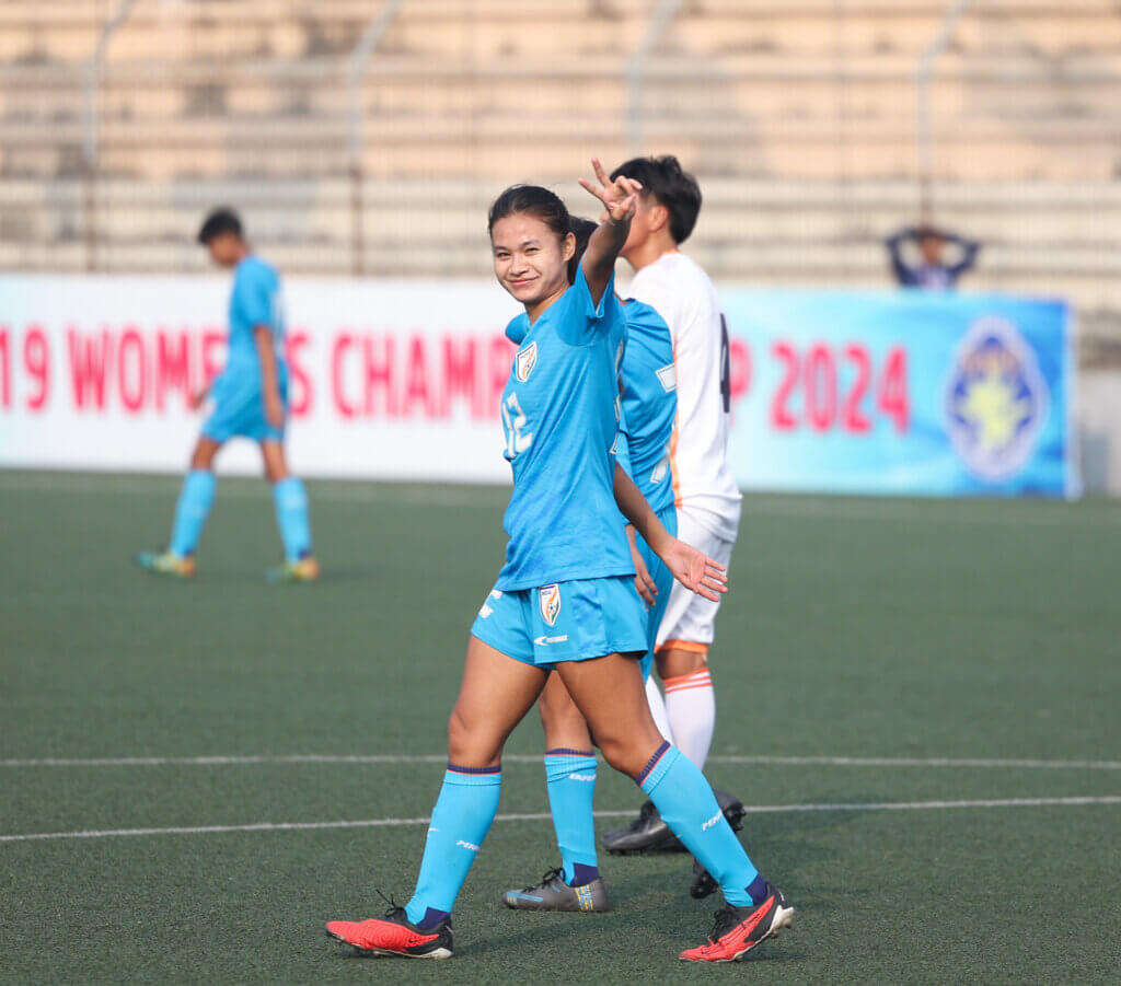 In pictures: young tigresses on the prowl in dhaka
							4