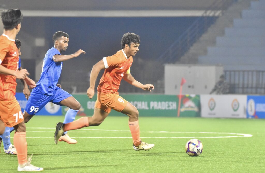 Karnataka come from two down to rescue a point against mizoram; delhi log full points
							3