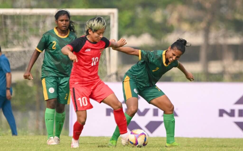 Bengal join tn, railways in pursuit of sr women's nfc for rajmata jijabai trophy semifinal spots
							1