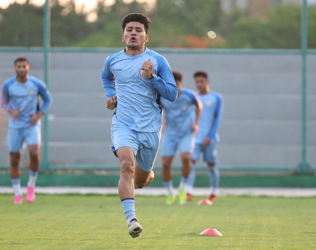 On the threshold of history, anirudh thapa vows to take india to round 3
							1